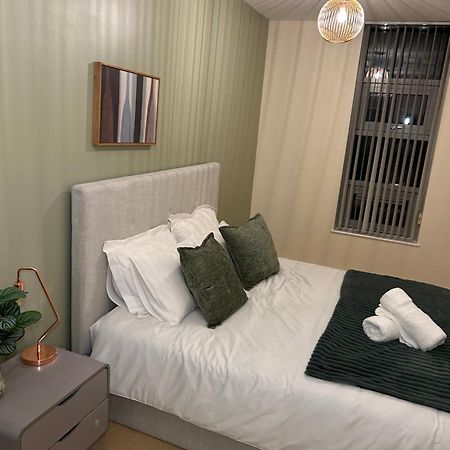 Central Birmingham City Apartment -Smart Tv - Free Parking Onsite 외부 사진