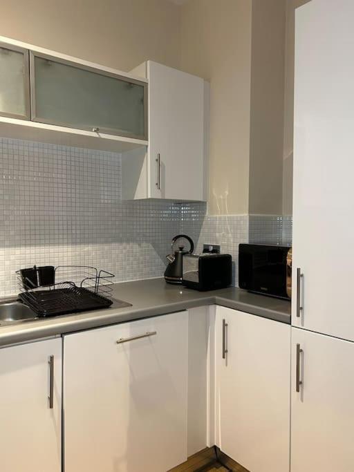Central Birmingham City Apartment -Smart Tv - Free Parking Onsite 외부 사진