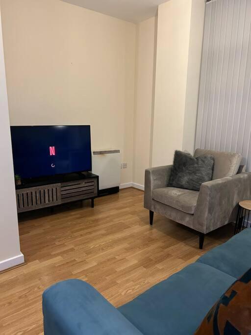 Central Birmingham City Apartment -Smart Tv - Free Parking Onsite 외부 사진