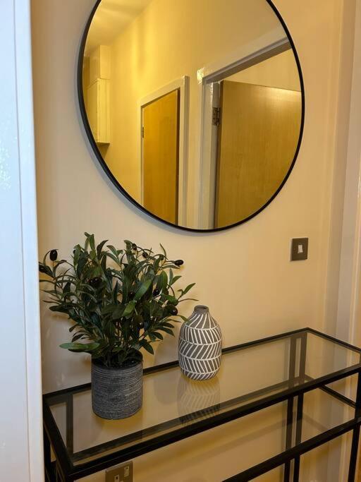Central Birmingham City Apartment -Smart Tv - Free Parking Onsite 외부 사진