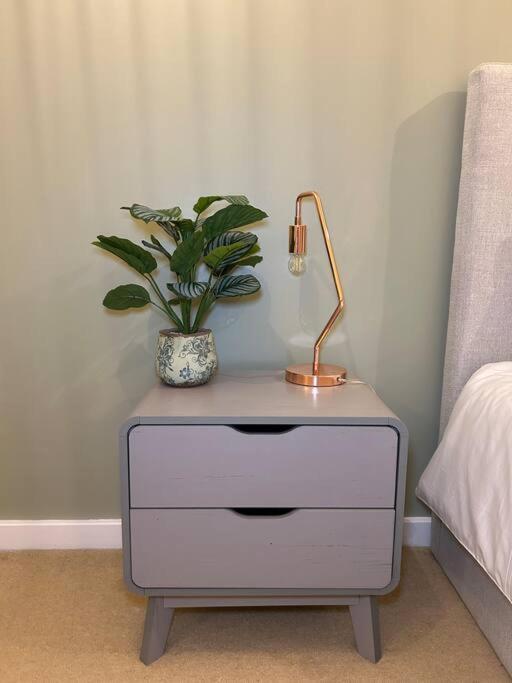 Central Birmingham City Apartment -Smart Tv - Free Parking Onsite 외부 사진
