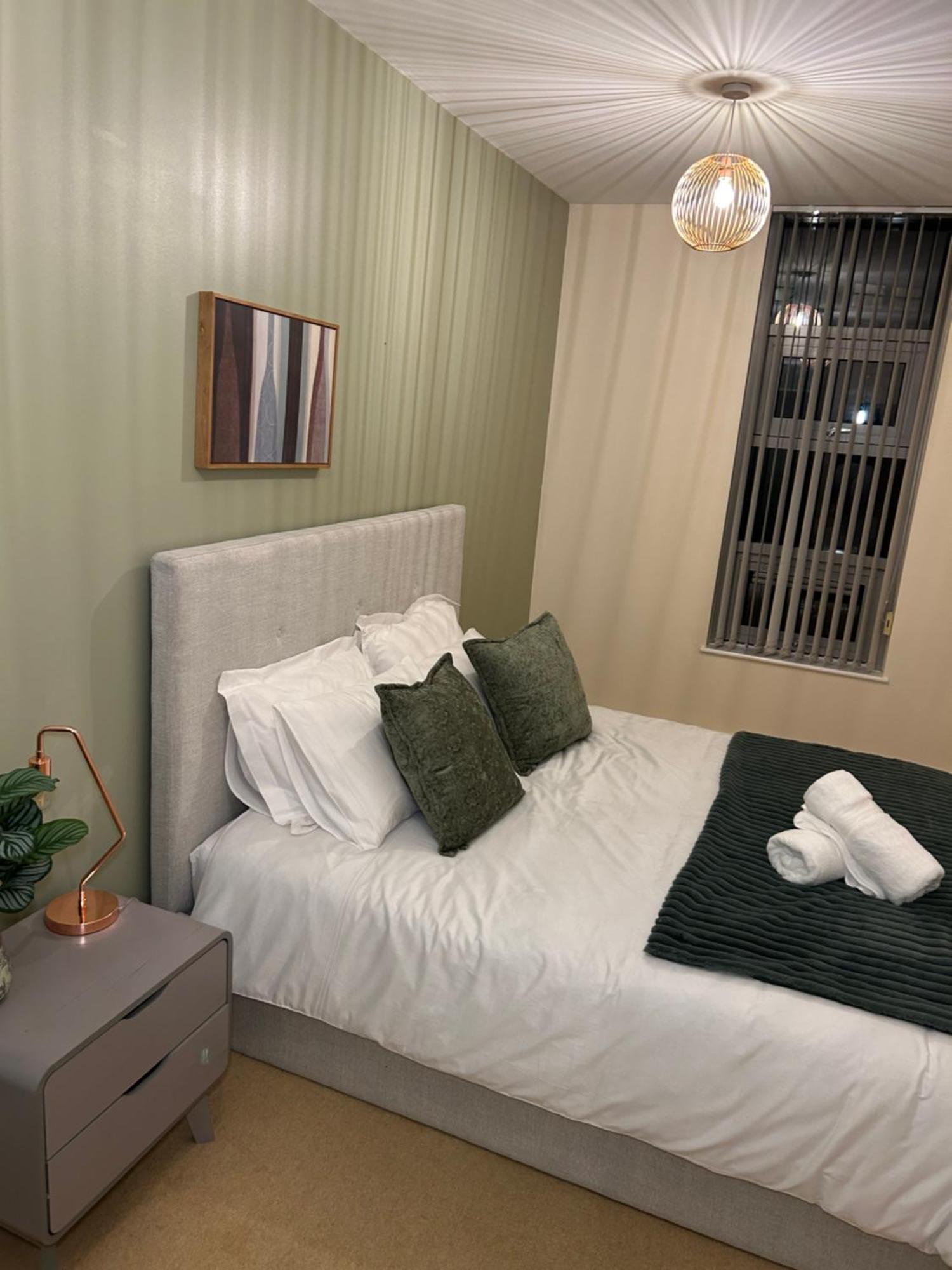 Central Birmingham City Apartment -Smart Tv - Free Parking Onsite 외부 사진